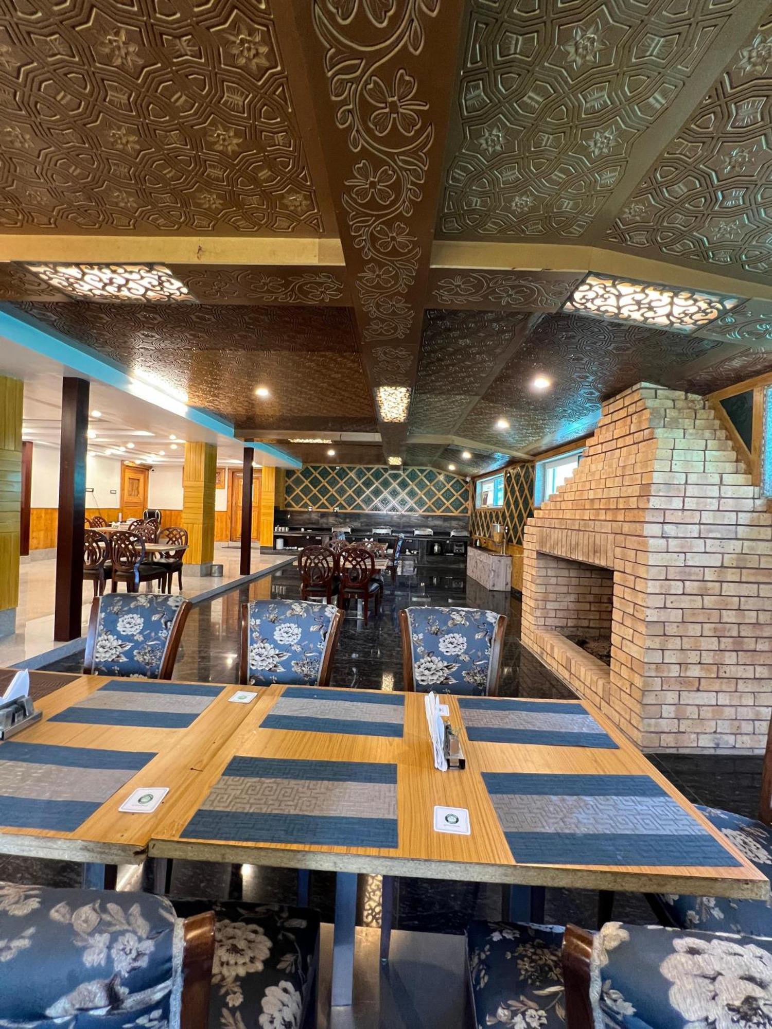 Wildflower Villa Pahalgam Bagian luar foto